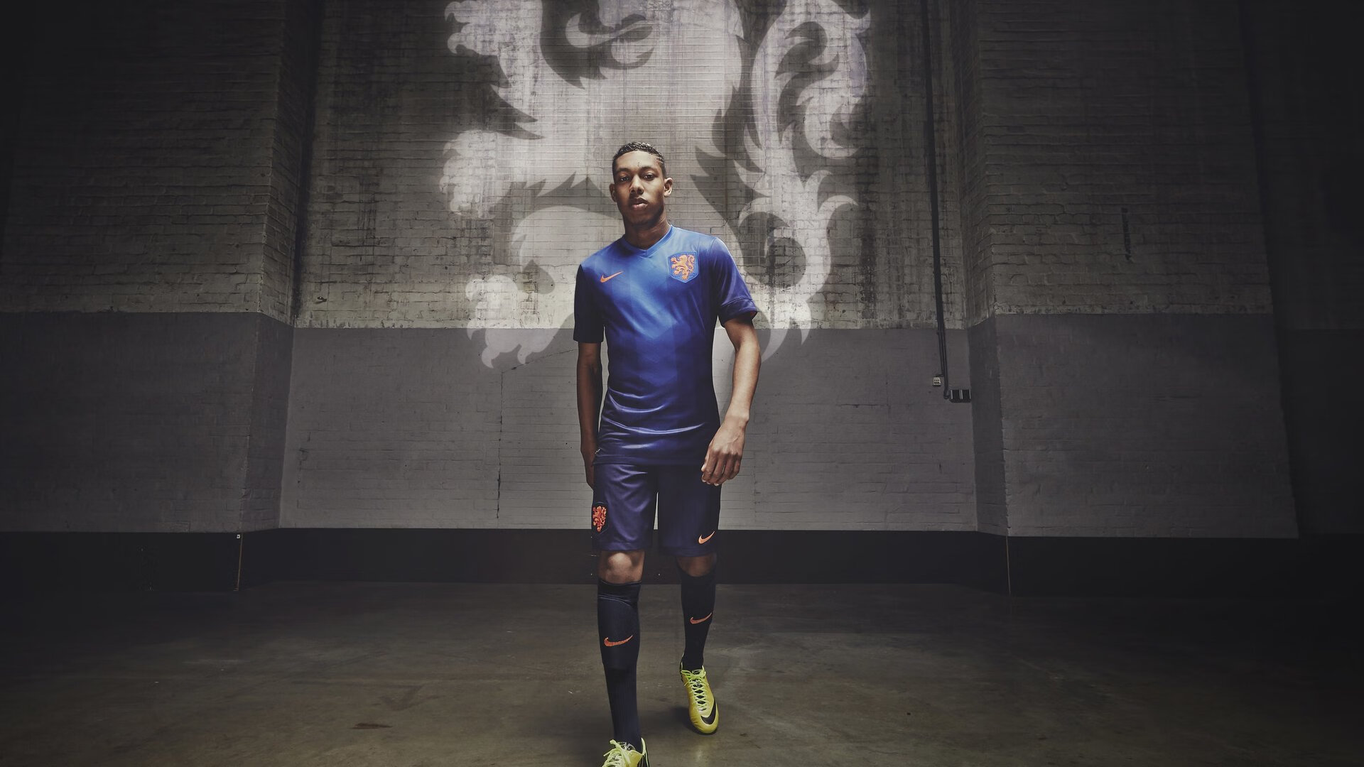 西决生死战之夜,三笘薰打出统治级数据