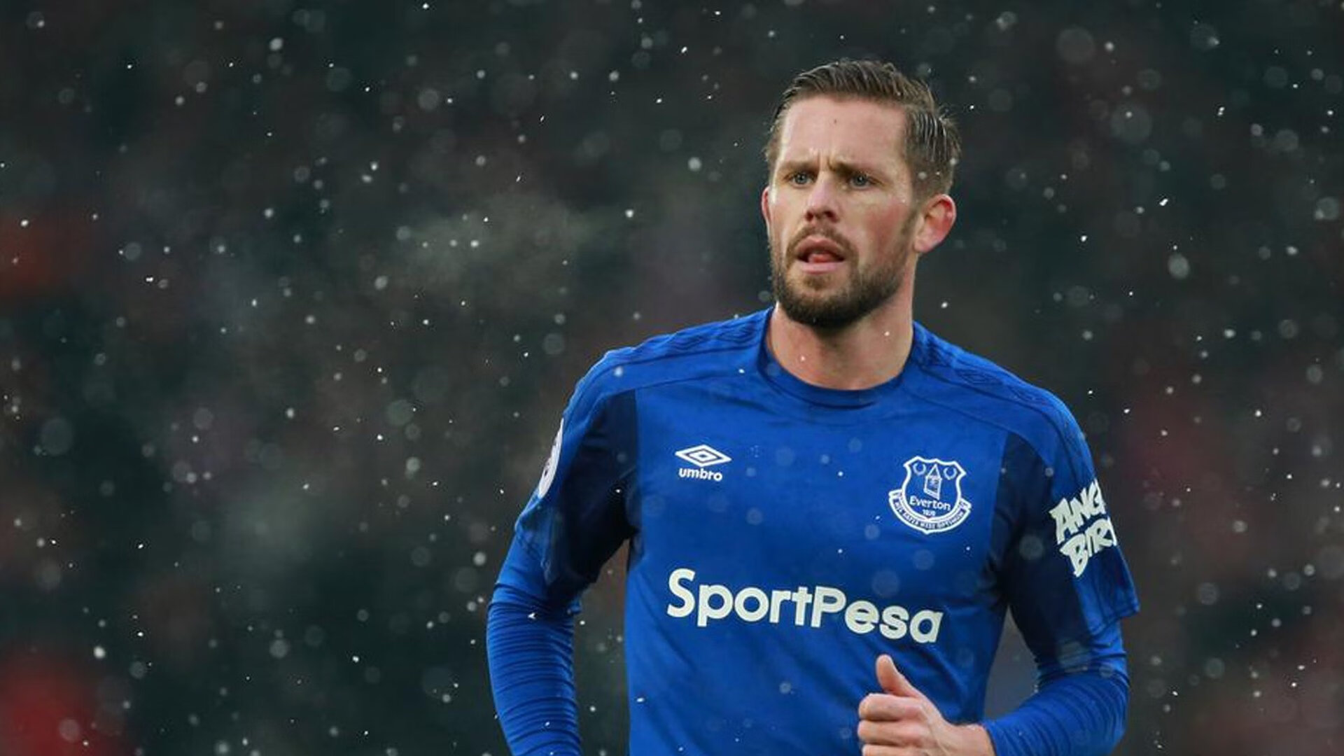 戈贝尔铁壁锁广厦，公牛强势晋级背后的关键先生