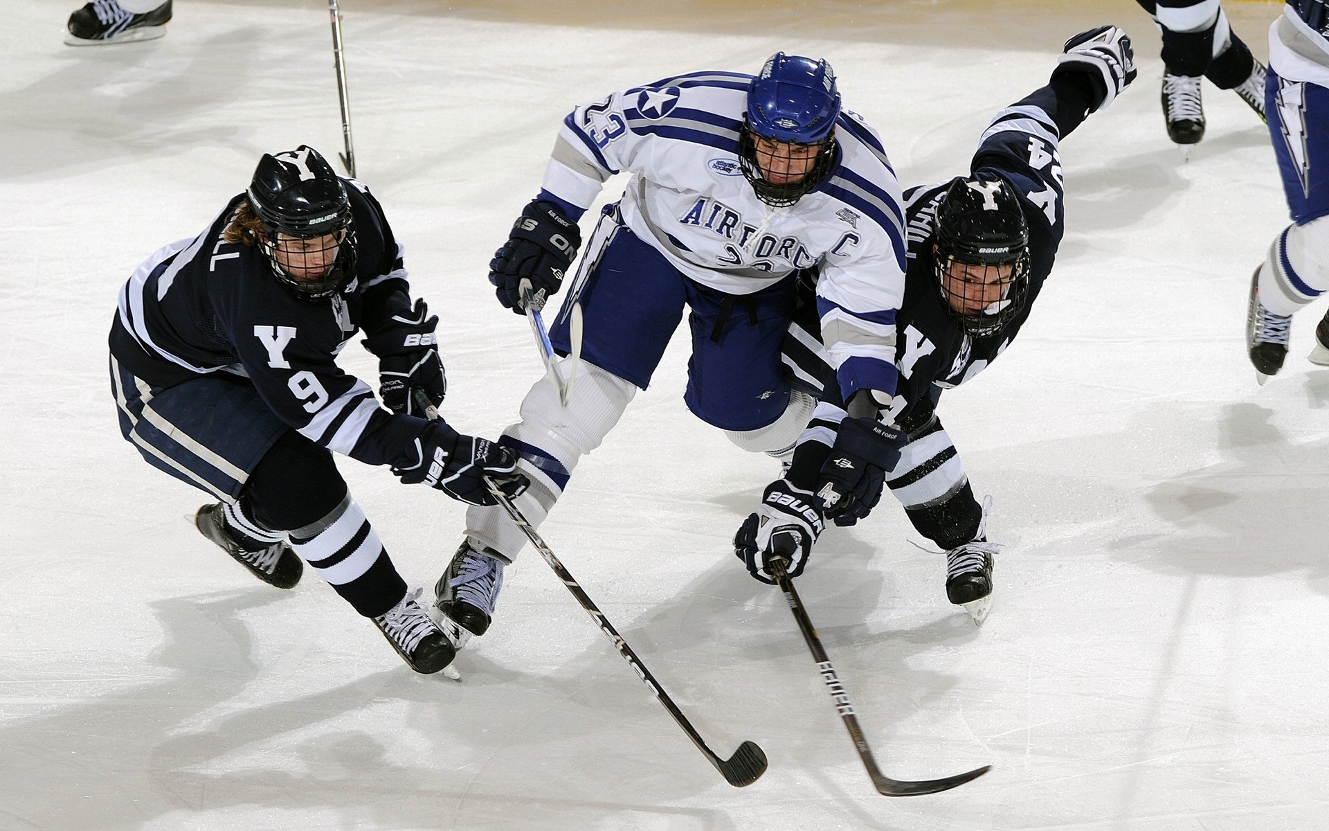 赛道与球场,决胜时刻的孤独领跑者